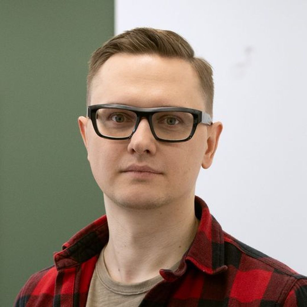 Роман Апостол