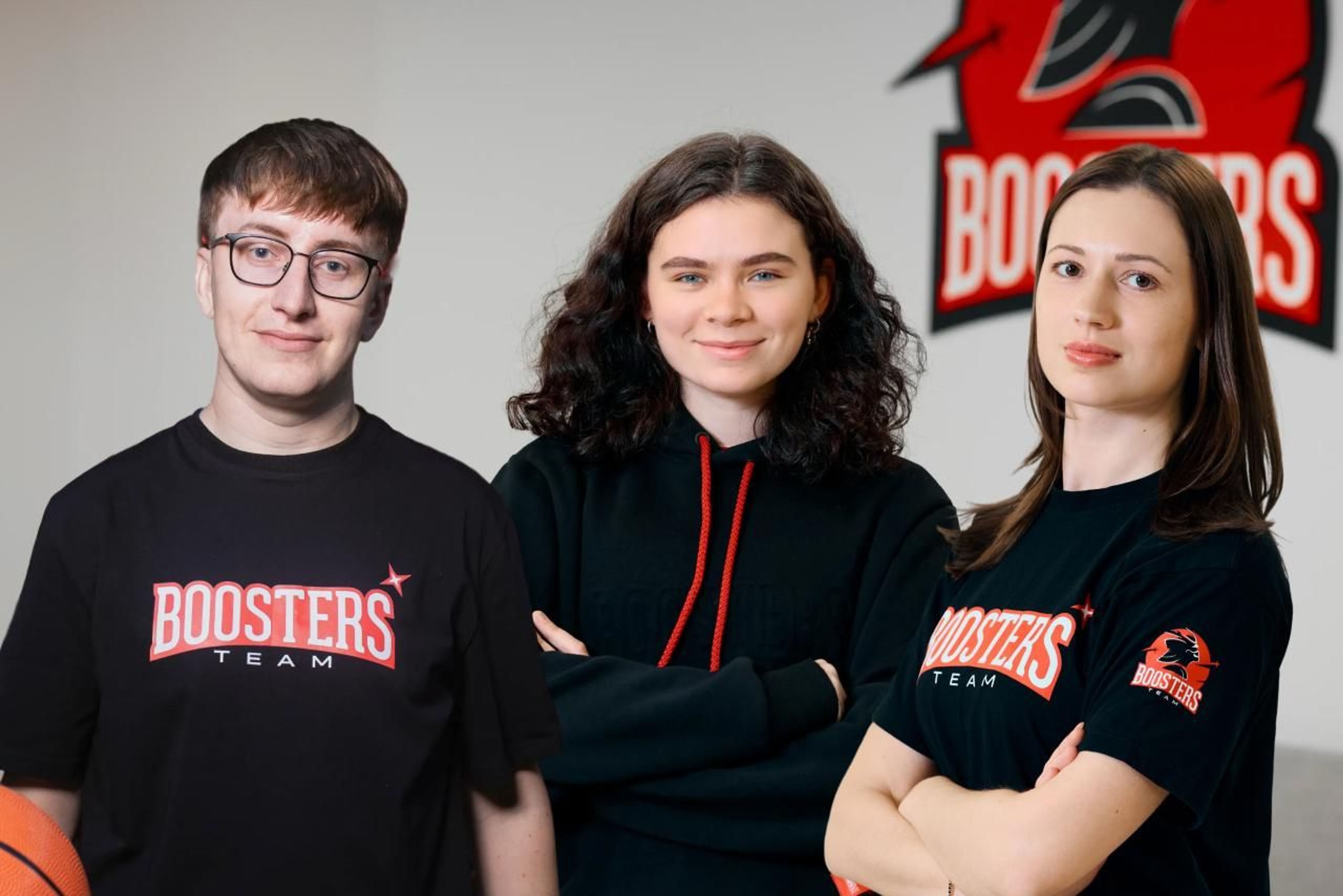 Випускники Mate academy працюють в Boosters