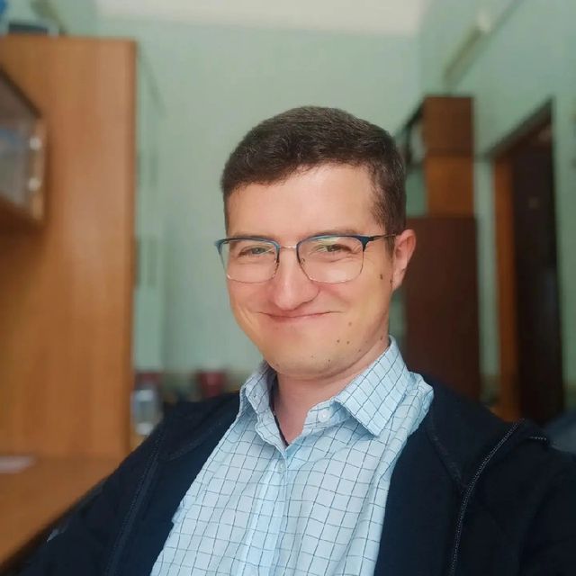 Євген Страхов